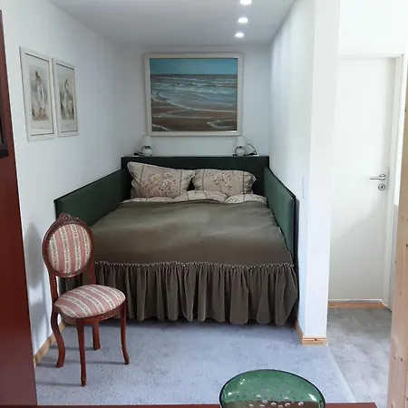 Holiday home Gaestehaus Im Gruenen Neuenhagen bei Berlin